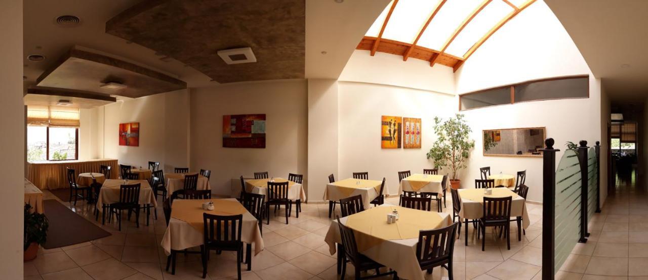 Ahilion Hotel Kalavryta Ngoại thất bức ảnh